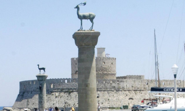 ΣΟΚ στη Ρόδο: Δείτε πόσο πλήρωσαν για 8 αναψυκτικά (pics)