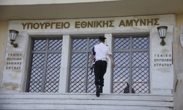Παραίτηση «βόμβα» στις ένοπλες δυνάμεις