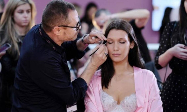 Πώς να κάνεις ένα smokey look να δείχνει πιο καλοκαιρινό