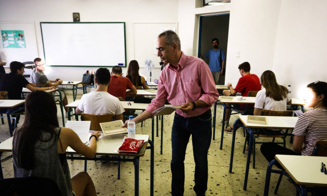 Πανελλήνιες - Πανελλαδικές 2019: Άρχισαν οι εξετάσεις με Νεοελληνική Γλώσσα - Έκθεση στα ΕΠΑΛ
