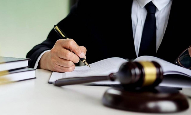 «Βόμβα»: Διαγράφουν άρθρα από τον Ποινικό Κώδικα για Πρέσπες και μνημόνια