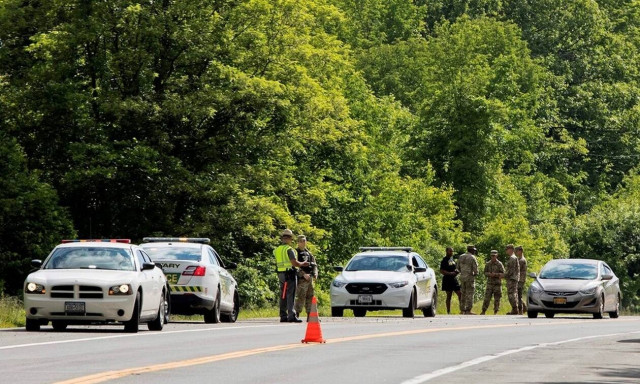 Τραγωδία στις ΗΠΑ: Όχημα παρέσυρε σπουδαστές στρατιωτικής σχολής - Ένας νεκρός (pics)