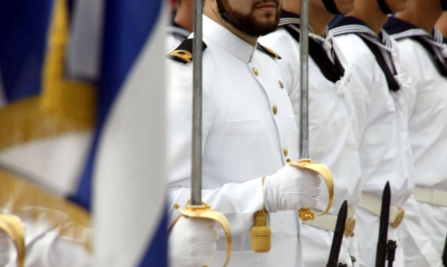 Aναδρομικά απόστρατων: «Μπάχαλο» με λάθος βεβαιώσεις - Ποιοι πρέπει να επιστρέψουν χρήματα