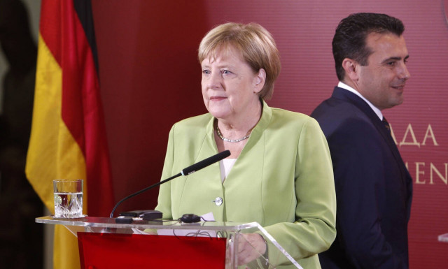Ψυχρολουσία για τους Σκοπιανούς: «Πόρτα» Μέρκελ σε Ζάεφ για ένταξη στην Ε.Ε.