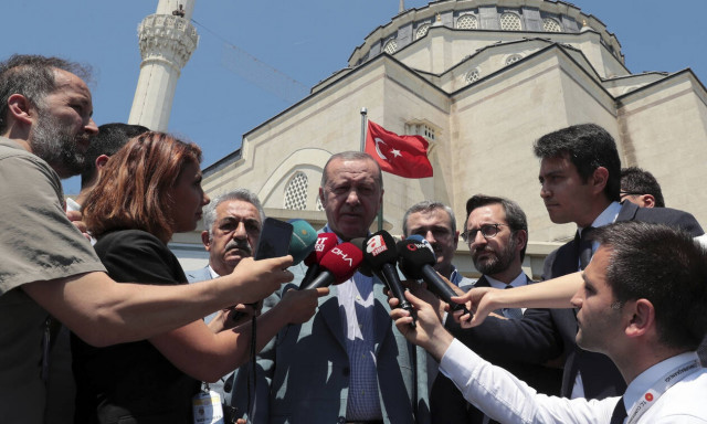 Δραματικές εξελίξεις: Ο Ερντογάν έστειλε φρεγάτες στην κυπριακή ΑΟΖ