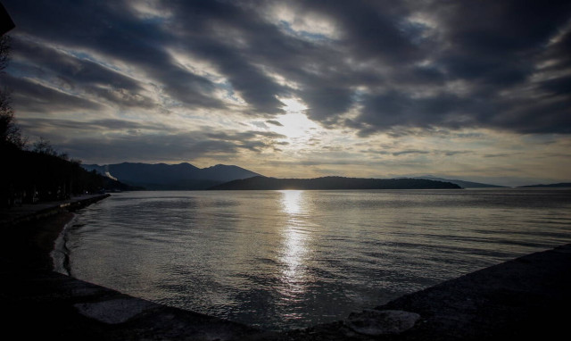 Καιρός τώρα: Σε πτώση η θερμοκρασία - Επιστρέφουν οι βροχές (pics)
