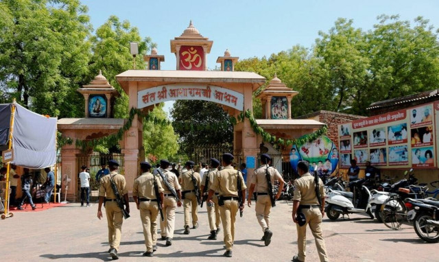 Ινδία: Ισόβια σε τρεις άνδρες για τον βιασμό και τον φόνο οκτάχρονης