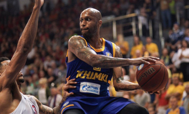 «Ποντικός» ξάφρισε τα αποδυτήρια της Χίμκι (photo)