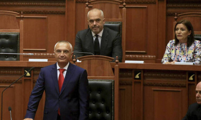 Καζάνι που βράζει η Αλβανία: Ο Ράμα ετοιμάζεται να καθαιρέσει τον Μέτα (vid)