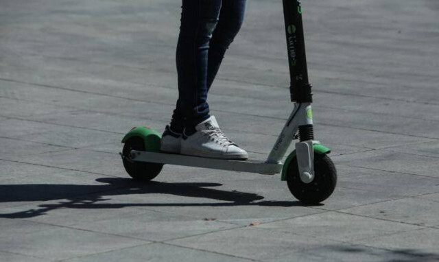 Τραγωδία: Σκοτώθηκε 25χρονος με ηλεκτρικό πατίνι - Συγκρούστηκε με φορτηγό