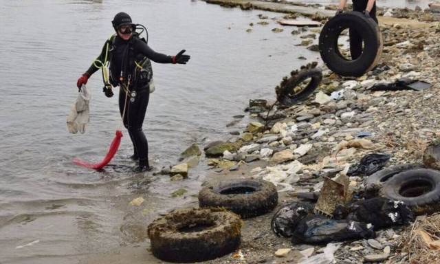 ΑLL FOR BLUE: «Ψάρεψαν» 202 τόνους σκουπιδιών από το βυθό του Αιγαίου