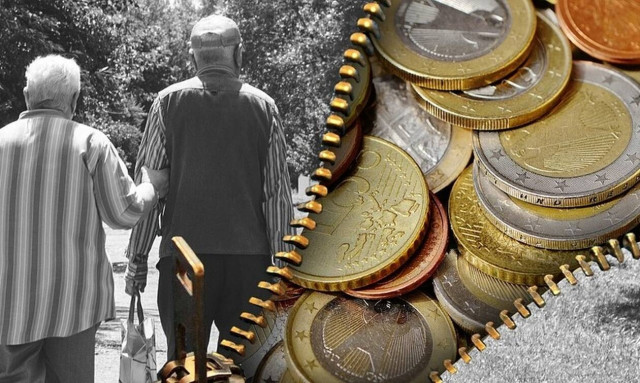 ΕΦΚΑ: Οδηγίες για τους συνταξιούχους που αμείβονται με τίτλο κτήσης