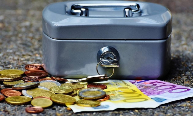 ΟΑΕΔ: Νέο πρόγραμμα 12.000 ευρώ σε ανέργους - Ποιοι είναι οι δικαιούχοι 