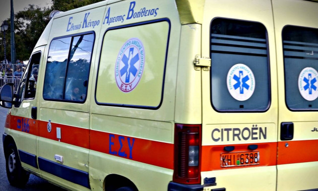 Κορινθία: Μηχανάκι παρέσυρε και σκότωσε πεζό 