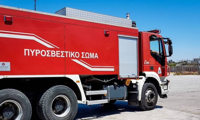 Φωτιά ΤΩΡΑ στο Αιγάλεω - Κλειστές δύο λωρίδες κυκλοφορίας στη Λεωφόρο Αθηνών