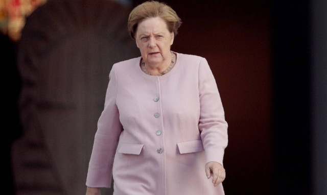 Μέρκελ: Tι απαντά για το ξαφνικό τρέμουλο