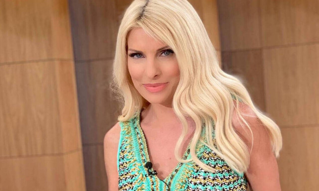 Ελένη Μενεγάκη: Sexy ατύχημα στον αέρα της εκπομπής - Δείτε τι έγινε