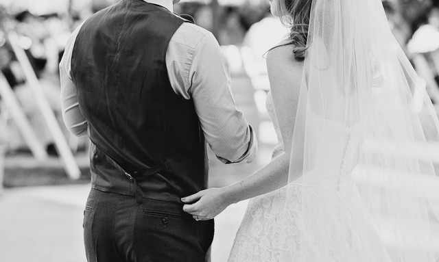 Εφιάλτης την πρώτη νύχτα του γάμου: Μάχη για τη ζωή του δίνει ο γαμπρός