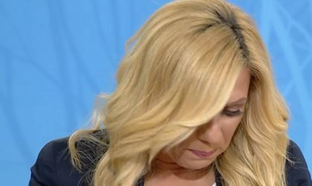 «Καταλαβαίνω ότι δε θες να με γαμ…ς» - ΣΟΚ στον αέρα για την Καραβάτου (pics)