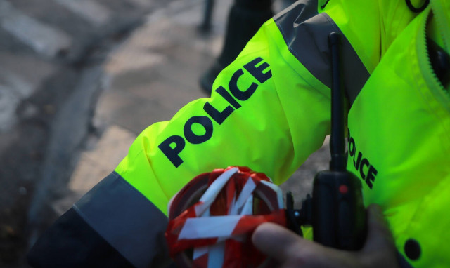 Σοκ: Πήγε στο αστυνομικό τμήμα μέσα στα αίματα - Τι είχε συμβεί