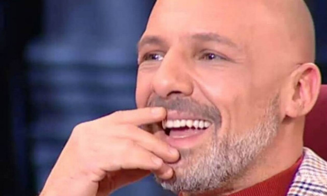 Κι όμως αυτό είναι το ύψος του Νίκου Μουτσινά