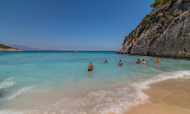 Σκιάθος: Η φωτογραφία στη θάλασσα κατέληξε στον απόλυτο εφιάλτη (pics)