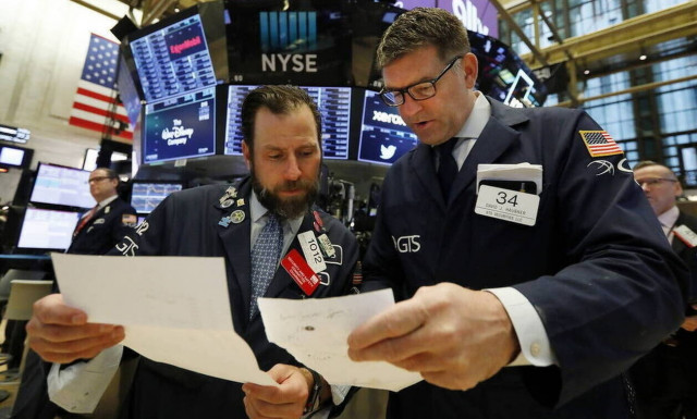 Wall Street: Πτώση στους δείκτες και στην τιμή του πετρελαίου