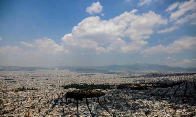 Mainly sunny with high temperatures on Monday (24/06/2019)