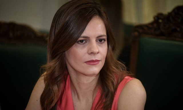 Mitsotakis' pledges regarding tax reductions for everyone will not be met, Achtsioglou says