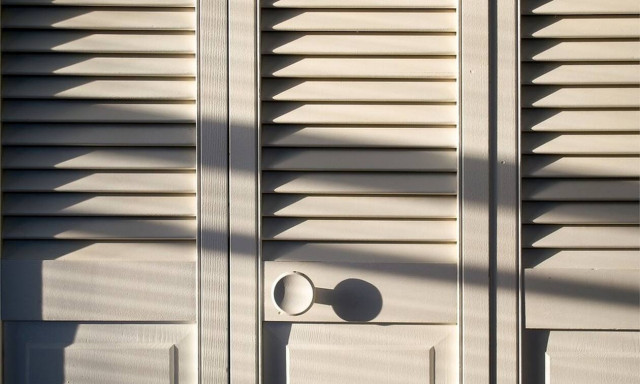 Άνοιξαν την ντουλάπα και «πάγωσαν» με αυτό που είδαν - Ειδοποίησαν την Αστυνομία (vid)