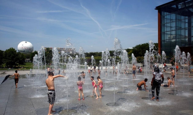 Απίστευτος: Ήθελε να δροσιστεί, αλλά… συνελήφθη - Δείτε γιατί (pics)