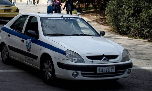 Ηράκλειο: Της άρπαξαν το πορτοφόλι αλλά δεν πήγαν μακριά - Τέσσερις συλλήψεις