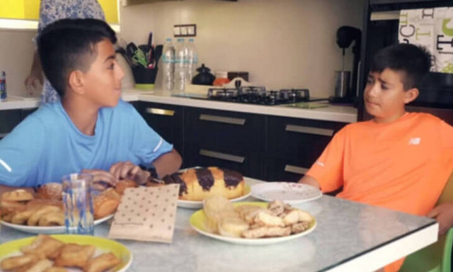 Το απολαυστικό σποτ του «Αλέξη» και του «Κυριάκου» στον Ημιμαραθώνιο Κρήτης