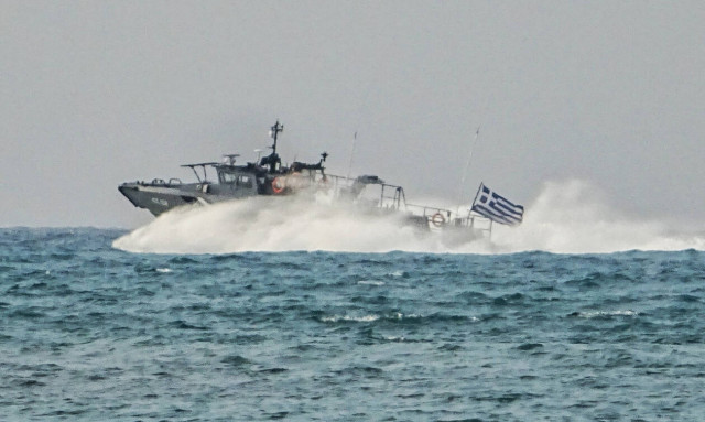 Θρίλερ στη θάλασσα: Παιδιά παρασύρθηκαν από τα κύματα στην Κρήτη