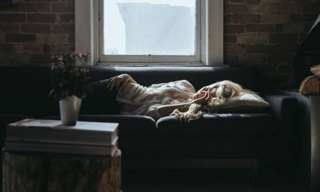 Τρόμος: Ξύπνησε από το θόρυβο - «Πάγωσε» με αυτό που αντίκρισε στην αυλή της