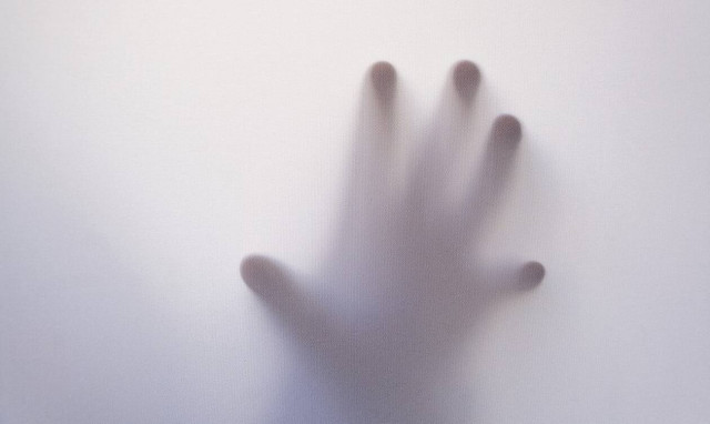 Ανατριχίλα: Φάντασμα «εισέβαλε» σε μαγαζί και δεν θα πιστεύετε τι… έβαλε στο μάτι (vid)