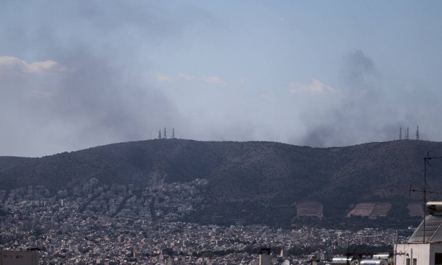 Τραγωδία στη Φυλή: Ένας νεκρός σε εργοστάσιο κοντά στη μεγάλη πυρκαγιά (pics)