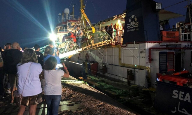 Στη Λαμπεντούζα το Sea-Watch 3 - Το Παρίσι είναι έτοιμο να δεχθεί 10 μετανάστες