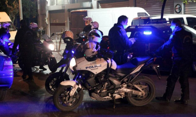 «Μίλησαν» τα μαχαίρια στη Λαμία: Στο νοσοκομείο 18χρονος μετά από καυγά