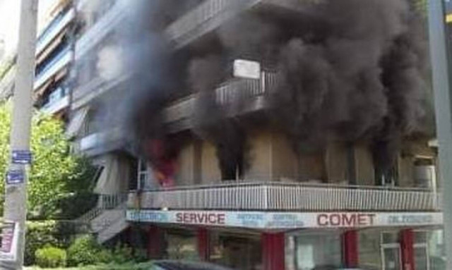 Φωτιά ΤΩΡΑ στη Νέα Σμύρνη - Στις φλόγες διαμέρισμα
