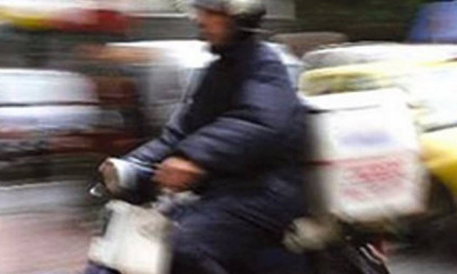 Πότε δικαιούνται αποζημίωση οι διανομείς με δίκυκλο - Όλες οι αλλαγές