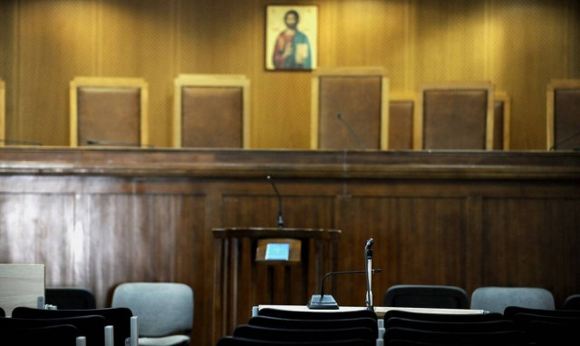 Αιγάλεω: Στη φυλακή η 51χρονη για τη δολοφονία του σωματοφύλακα - Ξέσπασε στο άκουσμα της απόφασης