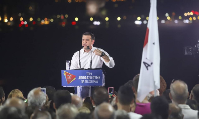 Αλέξης Τσίπρας: Η χώρα θα προχωρήσει μπροστά ή θα επιστρέψει στα χρόνια της λεηλασίας