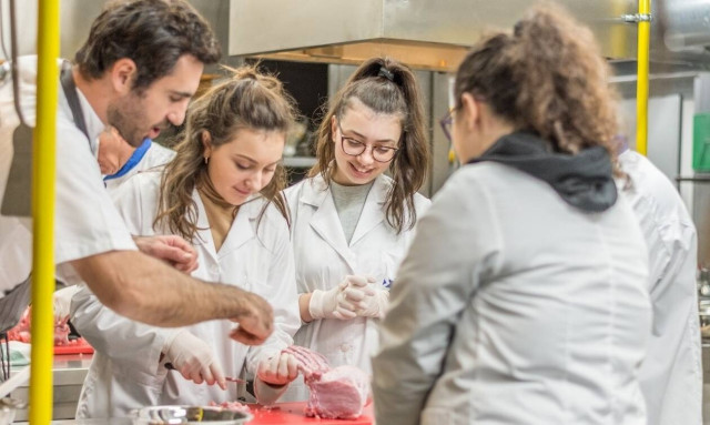 To ΙΕΚ ΣΒΙΕ ανακοινώνει ότι οι εγγραφές για τα νέα τμήματα του ξεκίνησαν