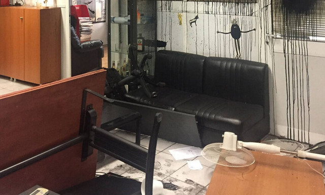 Επίθεση του Ρουβίκωνα στα γραφεία της Athens Voice