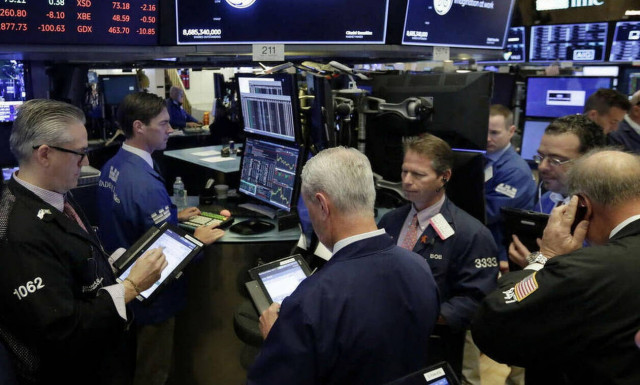 Μικρές απώλειες στη Wall Street - Άνοδος στην τιμή του πετρελαίου