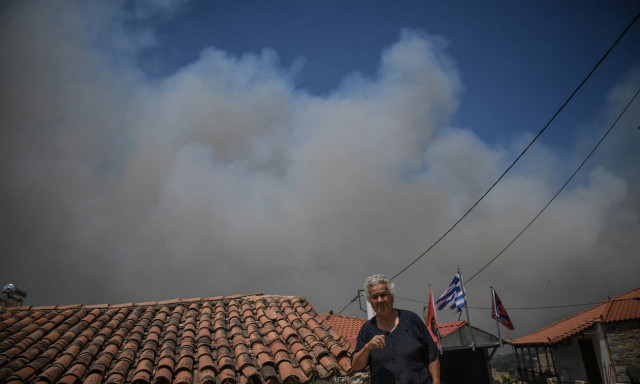 Φωτιά στην Εύβοια: Συνεχίζεται η μάχη με τα πύρινα μέτωπα και τις αναζωπυρώσεις