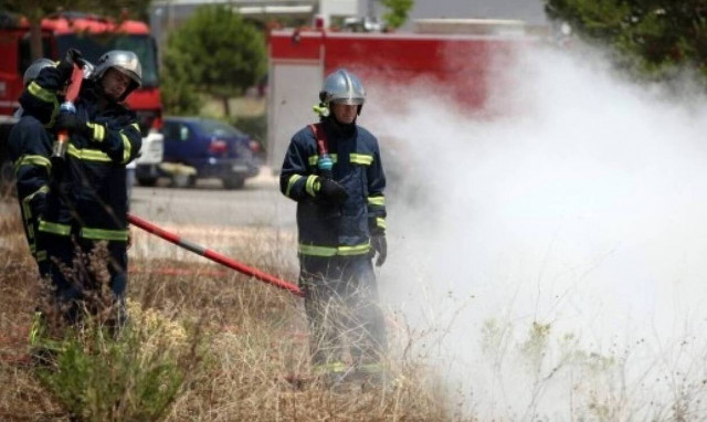 Φωτιά σε χώρο με σκουπίδια στη Βεΐκου