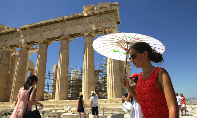 Heatwave in central and southern Greece; rainstorms in the north