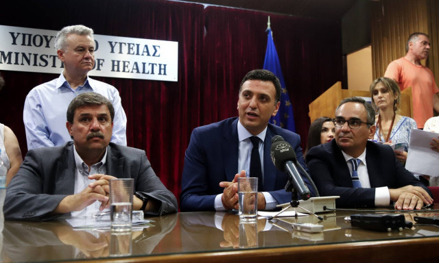 Πραγματοποιήθηκε η τελετή παράδοσης – παραλαβής στο υπουργείο Υγείας